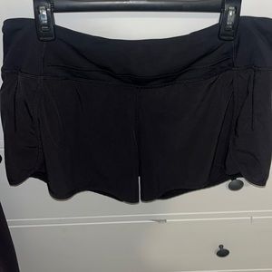 Black Lululemon Speed-Up Shorts 4”